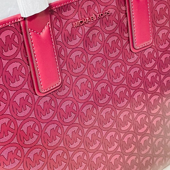 NWT Michael Kors Jodie Merlot Large Logo Jacquard Tote Bag - Picture 11 of 12